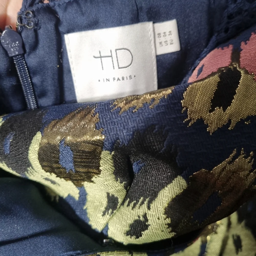 ANTHROPOLOGIE HD in Paris Navy and Gold Patterned Tank Top - Picture 7 of 7